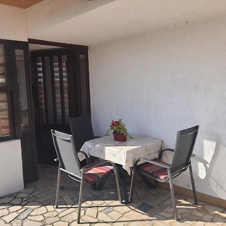 Apartments Vesna Avsec - Krk Town Exterior photo