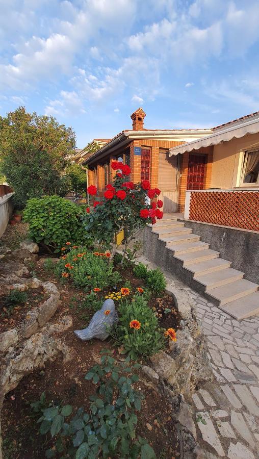 Apartments Vesna Avsec - Krk Town Exterior photo